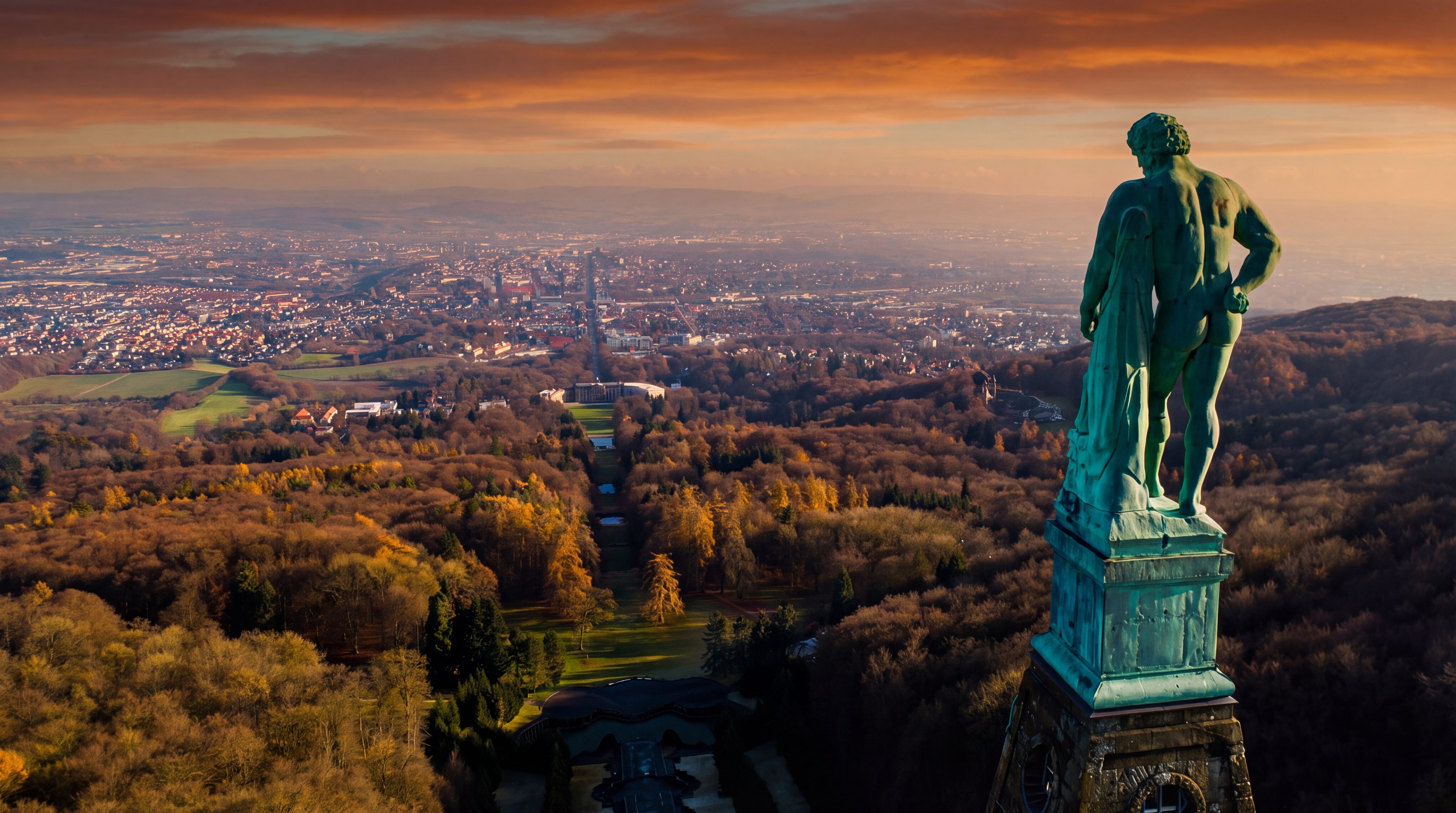 Blick vom Herkules auf Kassel bei Sonnenuntergang